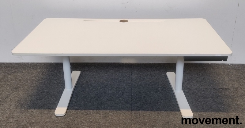 Solgt!Skrivebord med justerbar høyde - 1 / 3