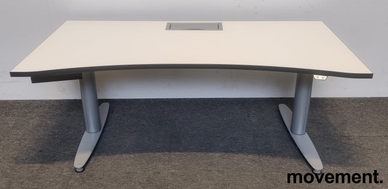 Solgt!Skrivebord med elektrisk hevsenk - 1 / 3