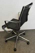 Alias Rollingframe kontorstol / konferansestol (med lift) i krom / sort mesh, med hjul, pent brukt