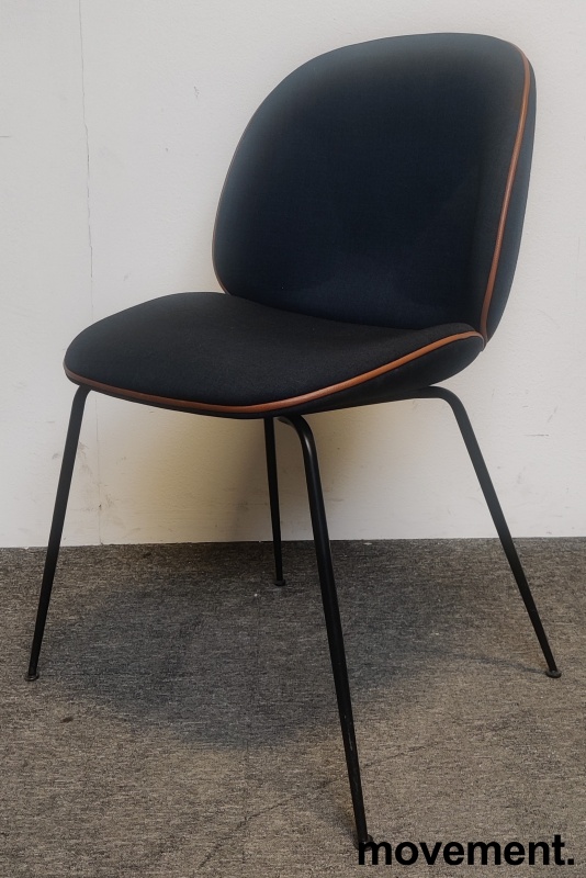 Solgt!Konferansestol fra Gubi, modell - 1 / 3