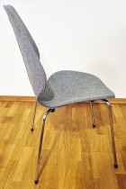 Designstol: ForaForm City, krom ben, fullpolstret i grått stoff, pent brukt