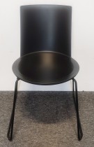 Stol fra Fredericia i sort, Acme sled base, 46cm sittehøyde, pent brukt