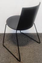 Stol fra Fredericia i sort, Acme sled base, 46cm sittehøyde, pent brukt