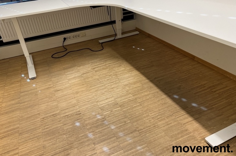 Solgt!Hjørneløsing / skrivebord i hvitt, - 2 / 2