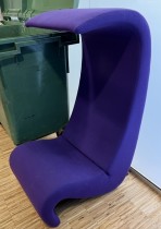 Loungestol fra Vitra: Amoebe Highback, Design: Verner Panton, lilla ullstoff, pent brukt
