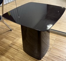 Loungebord i rødbrunt metall fra Vitra, Metal Side Table - str MEDIUM, R & E Bouroullec, pent brukt