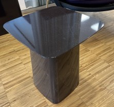 Loungebord i brunlakkert metall fra Vitra, Metal Side Table - str SMALL, R & E Bouroullec, pent brukt