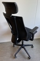 Komfortabel kontorstol i sort fra Dawon, Korea, G1, høy lift, høy rygg, armlener, nakkepute i PU, pent brukt