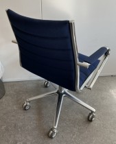 Konferansestol fra Sitland på hjul i blått / krom, modell Classic, pent brukt
