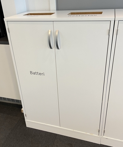 Søppelbøtte / avfallsstasjon /