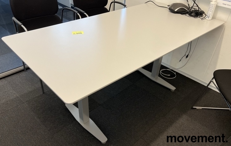 Solgt!Kompakt møtebord / konferansebord i - 1 / 2