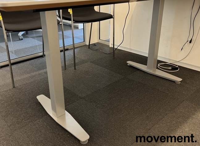 Solgt!Kompakt møtebord / konferansebord i - 2 / 2