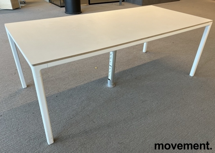 Solgt!Møtebord / konferansebord i hvitt - 1 / 3