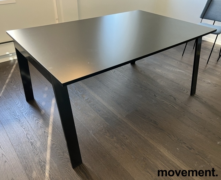 Møtebord i sort fra Edsbyn, modell - 1 / 3