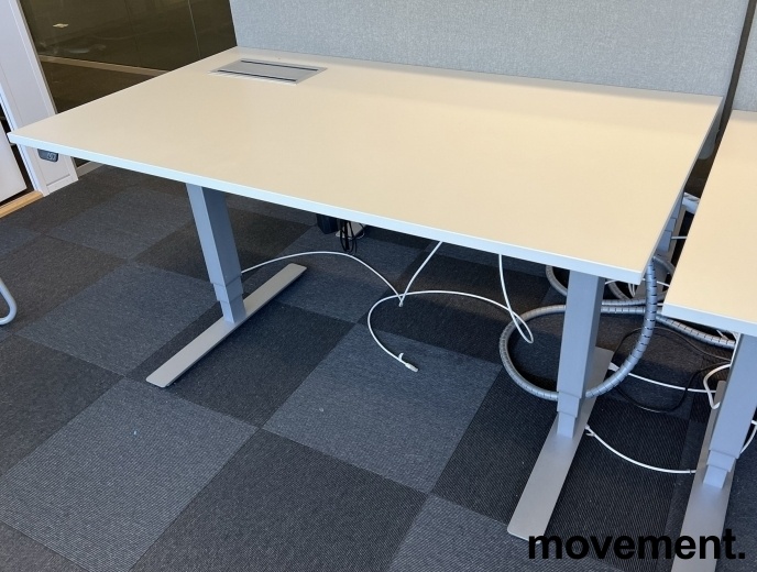 Solgt!Skrivebord med elektrisk hevsenk i - 2 / 4