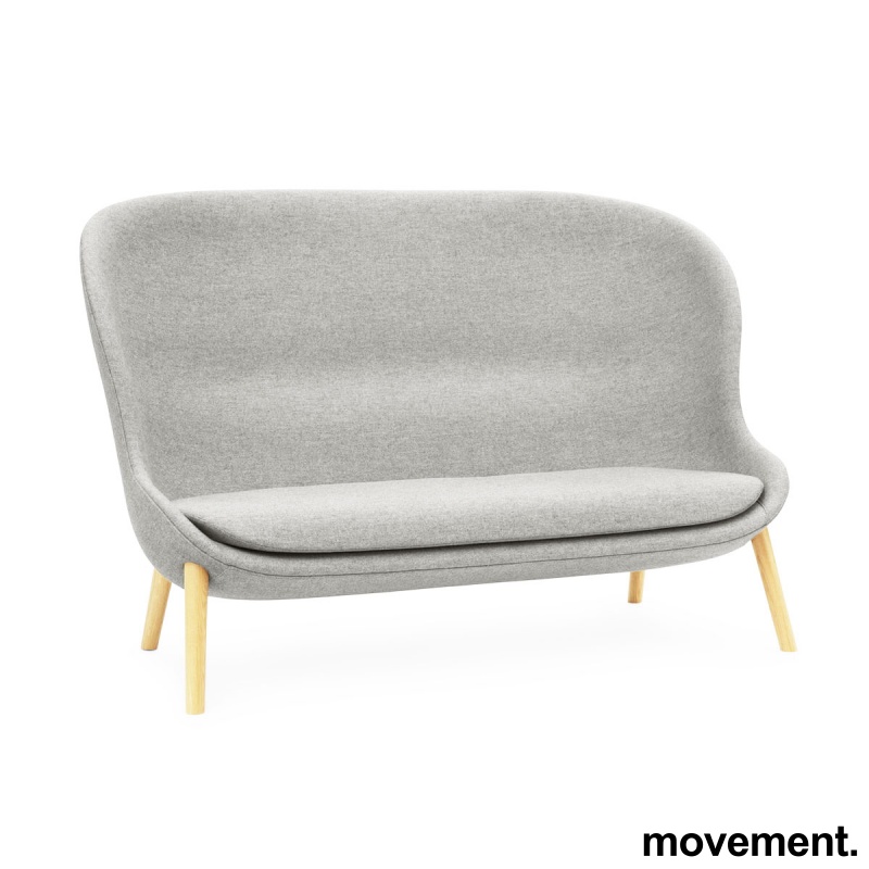 Solgt!Hyg sofa med høy rygg i grått - 1 / 3