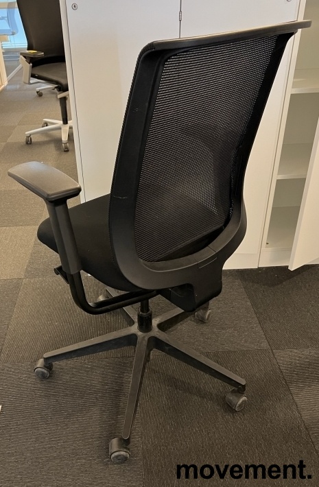 Solgt!Kontorstol i sort stoff / sort mesh - 2 / 3