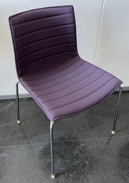 Arper Catifa 46 konferansestol i