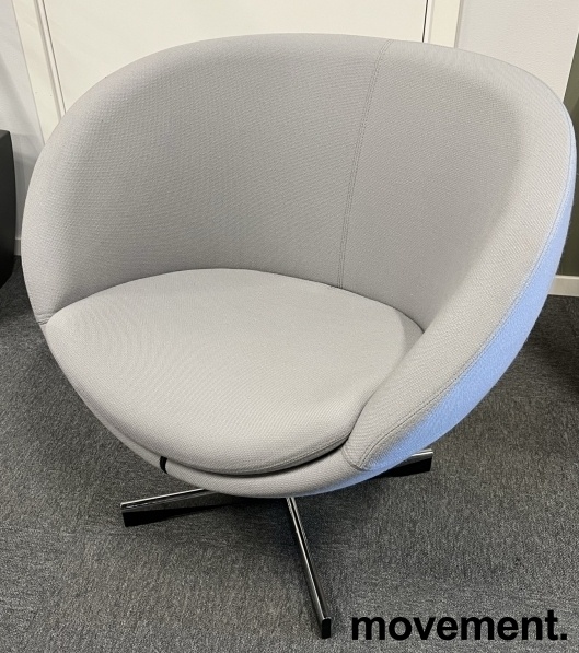 Solgt!Loungestol i lyst grått ullstoff - 1 / 2