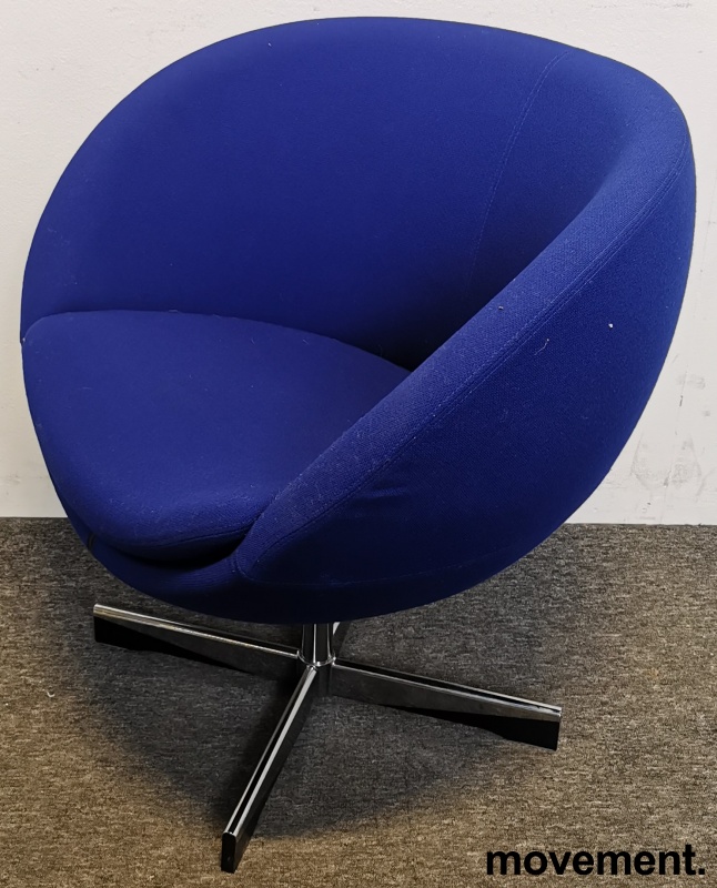 Solgt!Loungestol i blått ullstoff fra - 1 / 3