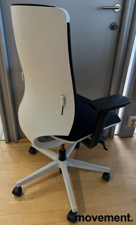 Solgt!Kontorstol i sort stoff / hvit fra - 2 / 3