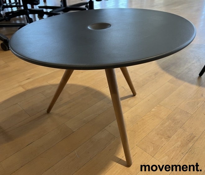 Solgt!Rundt loungebord fra ForaForm, - 1 / 2