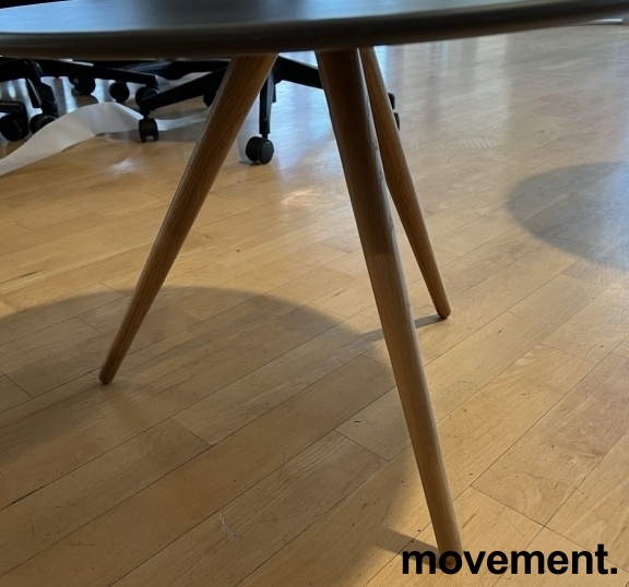 Solgt!Rundt loungebord fra ForaForm, - 2 / 2