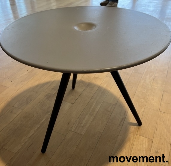 Rundt loungebord fra ForaForm, - 1 / 2