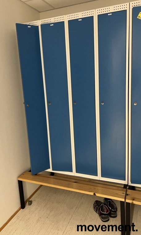 Solgt!Garderobeskap i stål, lys grå / blå - 1 / 2