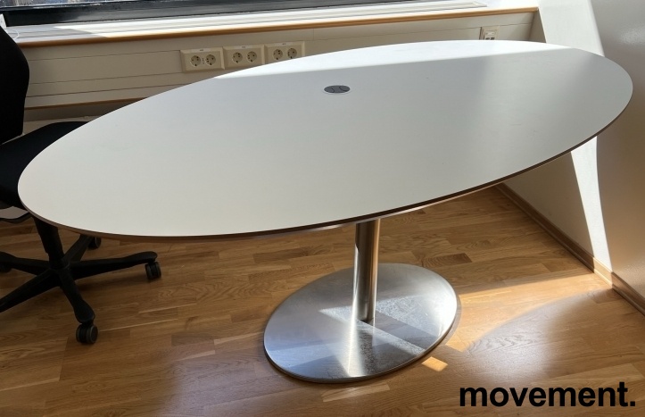 Solgt!Ovalt møtebord i hvitt / satinert - 1 / 2
