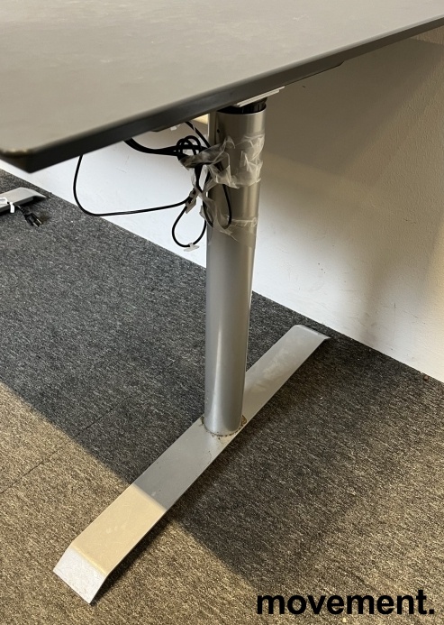 Solgt!Skrivebord med elektrisk hevsenk i - 2 / 4