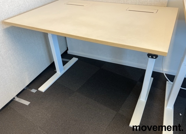 Solgt!Skrivebord med elektrisk hevsenk - 1 / 2