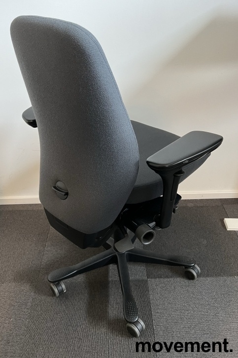 Solgt!Kontorstol: Kinnarps 9000-serie i - 2 / 2