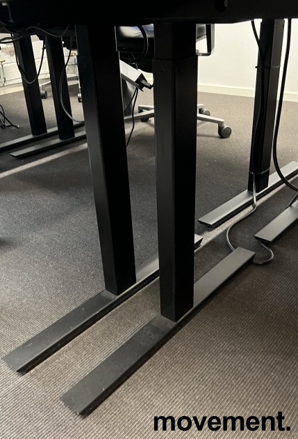 Solgt!Skrivebord med elektrisk hevsenk i - 3 / 4