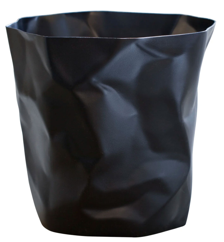 Papirkurv i sort plast fra Essey,