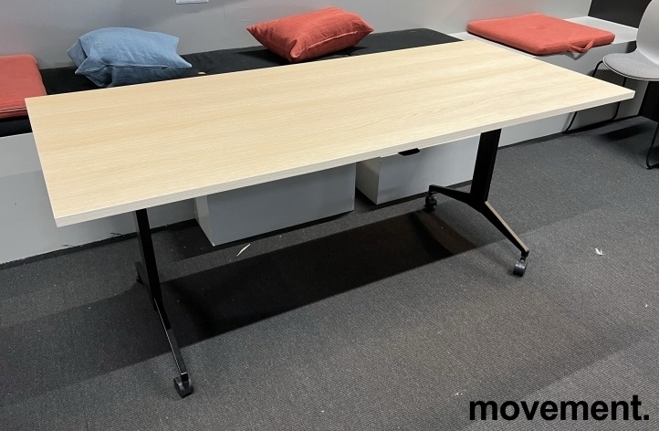 Solgt!Møtebord / kantinebord / klappbord - 1 / 2