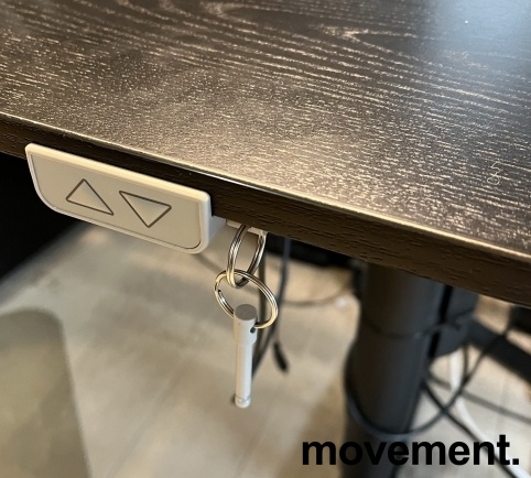 Solgt!IKEA Bekant elektrisk hevsenk i - 4 / 4