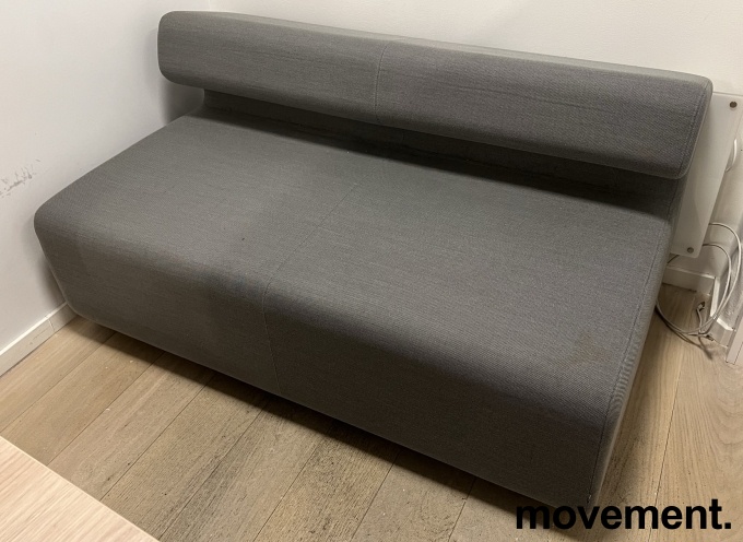 Solgt!Loungesofa i grått stoff fra - 2 / 2