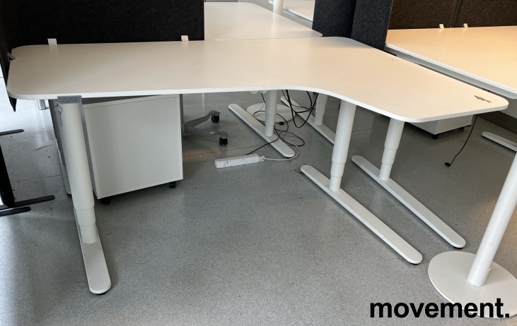 Solgt!IKEA Bekant elektrisk hevsenk i - 1 / 2