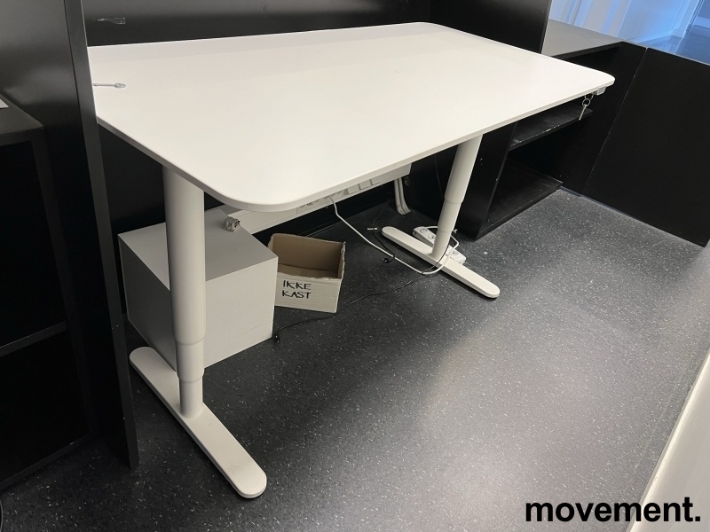 Solgt!IKEA Bekant elektrisk hevsenk i - 1 / 2