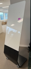 Solgt!Whiteboard i glass på stativ med - 2 / 2