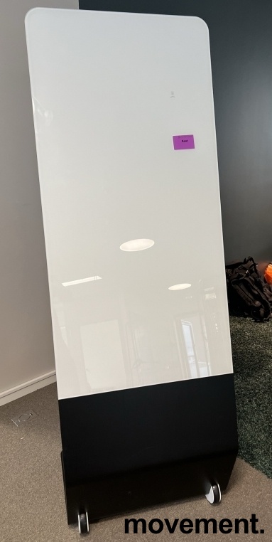 Solgt!Whiteboard i glass på stativ med - 1 / 2