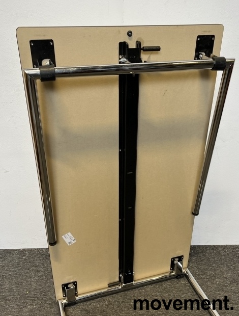 Solgt!Kompakt møtebord / kantinebord fra - 2 / 3