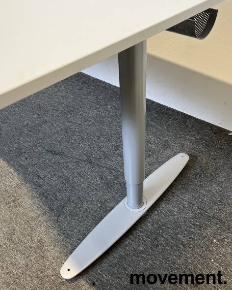 Solgt!Kinnarps T-serie skrivebord i lys - 3 / 3
