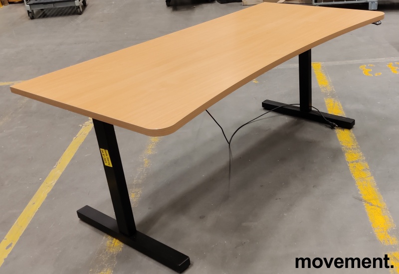 Solgt!Skrivebord med elektrisk hevsenk - 1 / 5