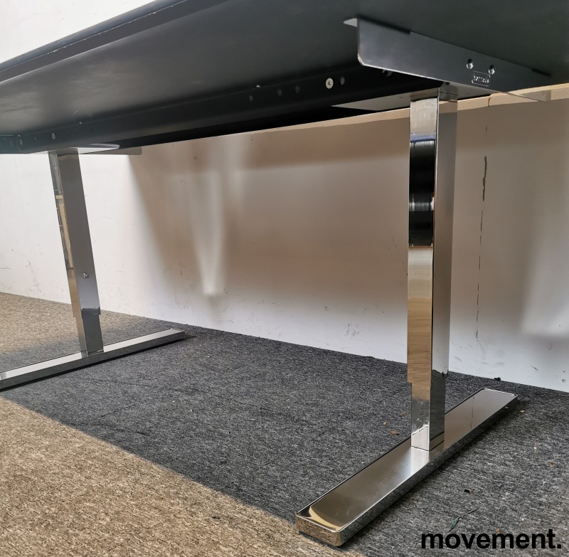 Solgt!Skrivebord i sort eik / krom fra - 4 / 4