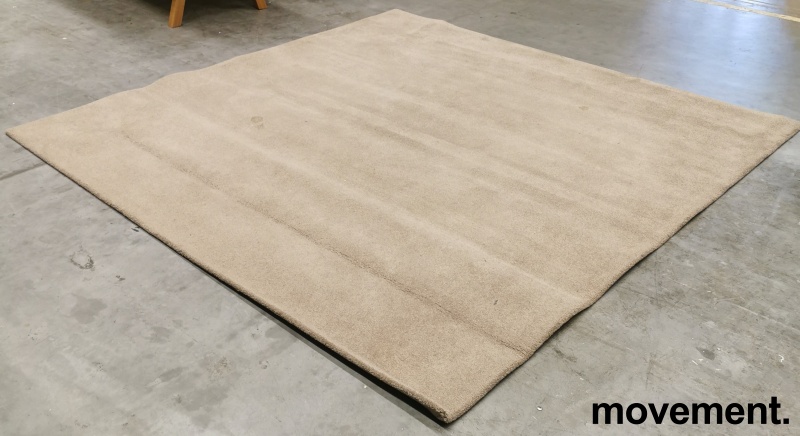 Solgt!Gulvteppe i lys beige,  300x300cm, - 2 / 3