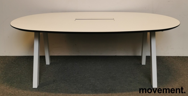 Solgt!Møtebord fra Svenheim i hvitt med - 2 / 3