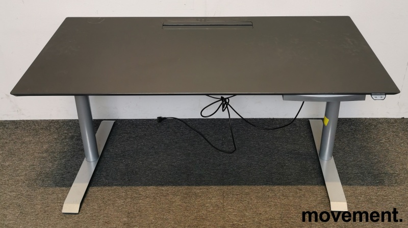 Solgt!Skrivebord med elektrisk hevsenk i - 2 / 3