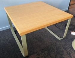 Loungebord / sofabord i eik finer / grønnlakkert metall fra Johanson Design, modell Bail, 60x66x43cm, pent brukt